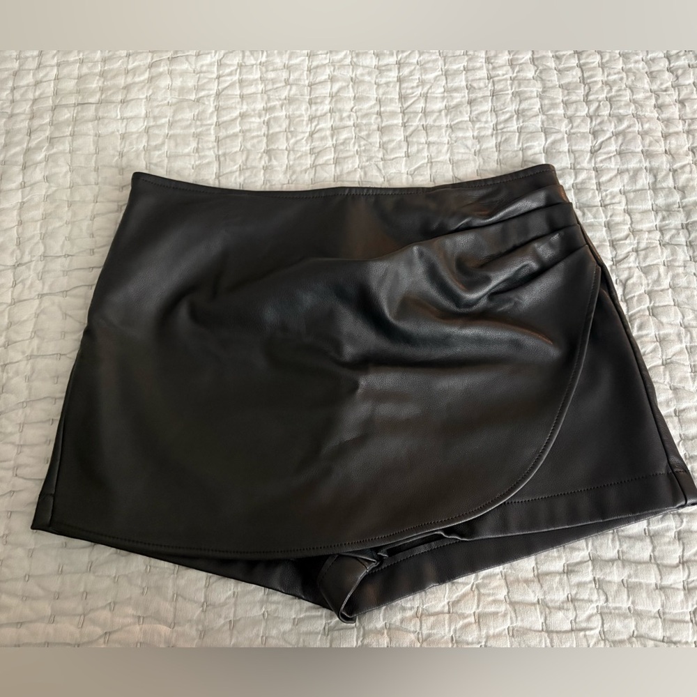 Forever 21 Black Faux Leather Skort